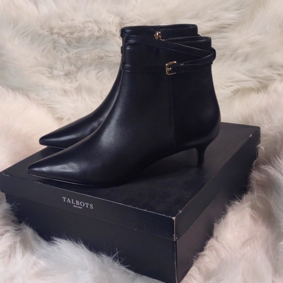 Talbots Shoes - NWOB Talbots Black Leather KittenHeeled Boots Women's Size 10